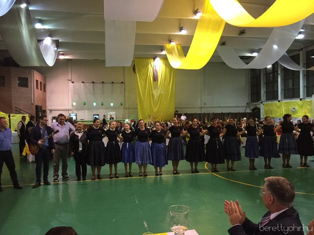 12. Jótékonysági Kórházbál 24